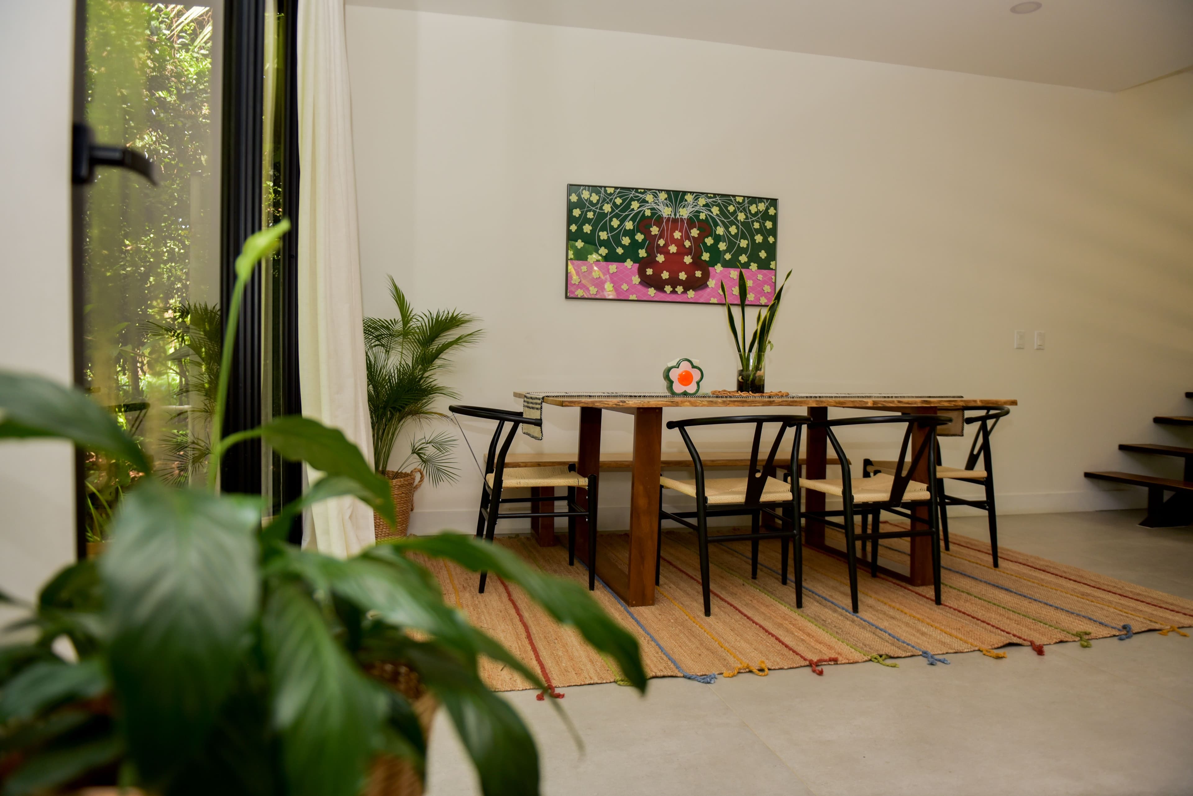 Indoor dining table and dining area