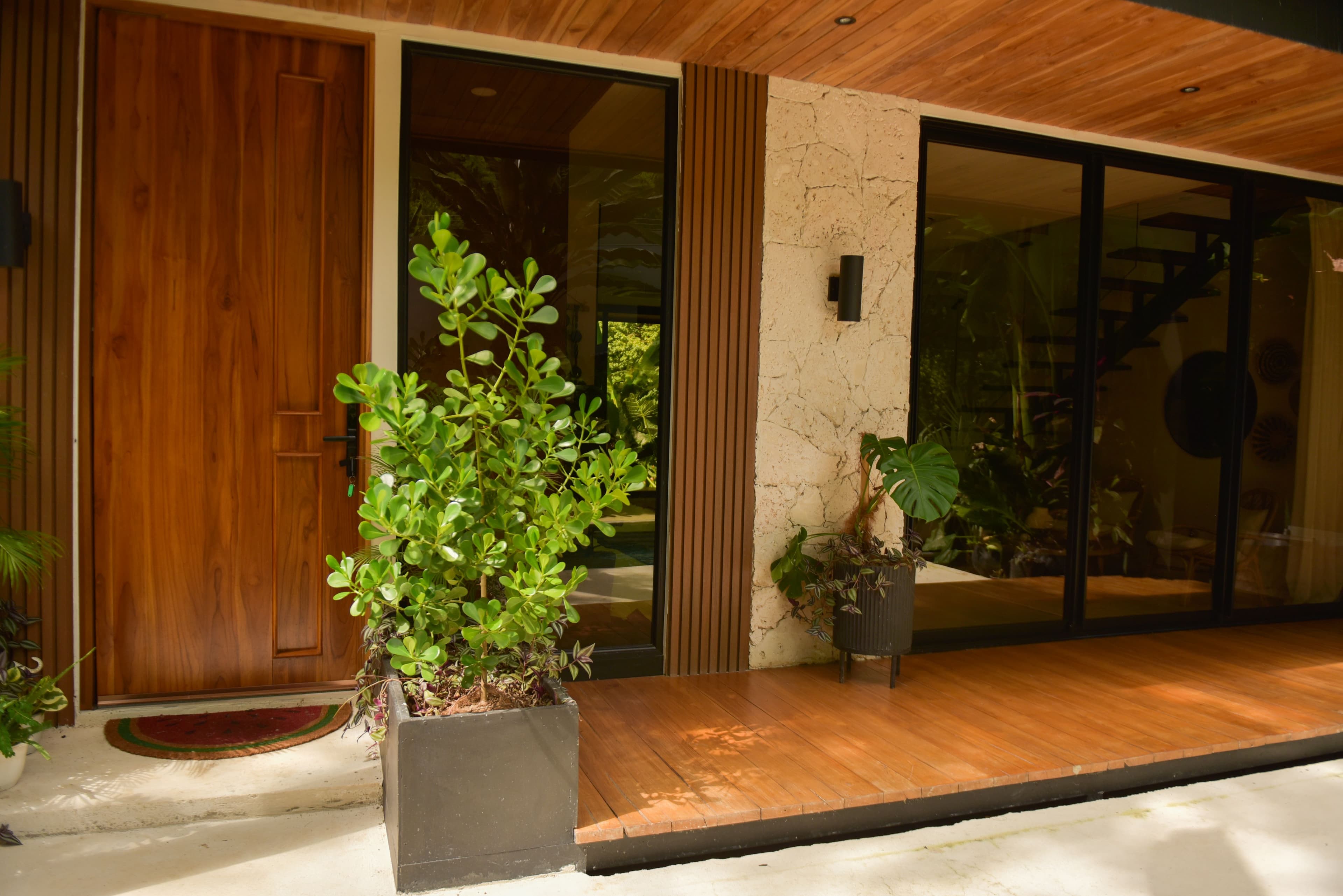 Main entrance to Riu House